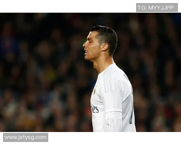 19多的足球明星们如何在赛场上展现出超凡的技艺与魅力