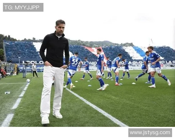 足球明星时尚风采全景展示服装搭配与个性魅力的完美结合 足球明星时尚风采全景展示服装搭配与个性魅力的完美结合