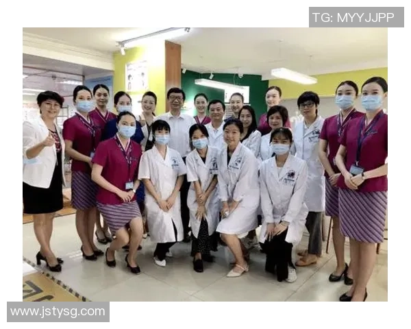 足球明星携手抗击新冠疫情展现团结力量与社会责任感